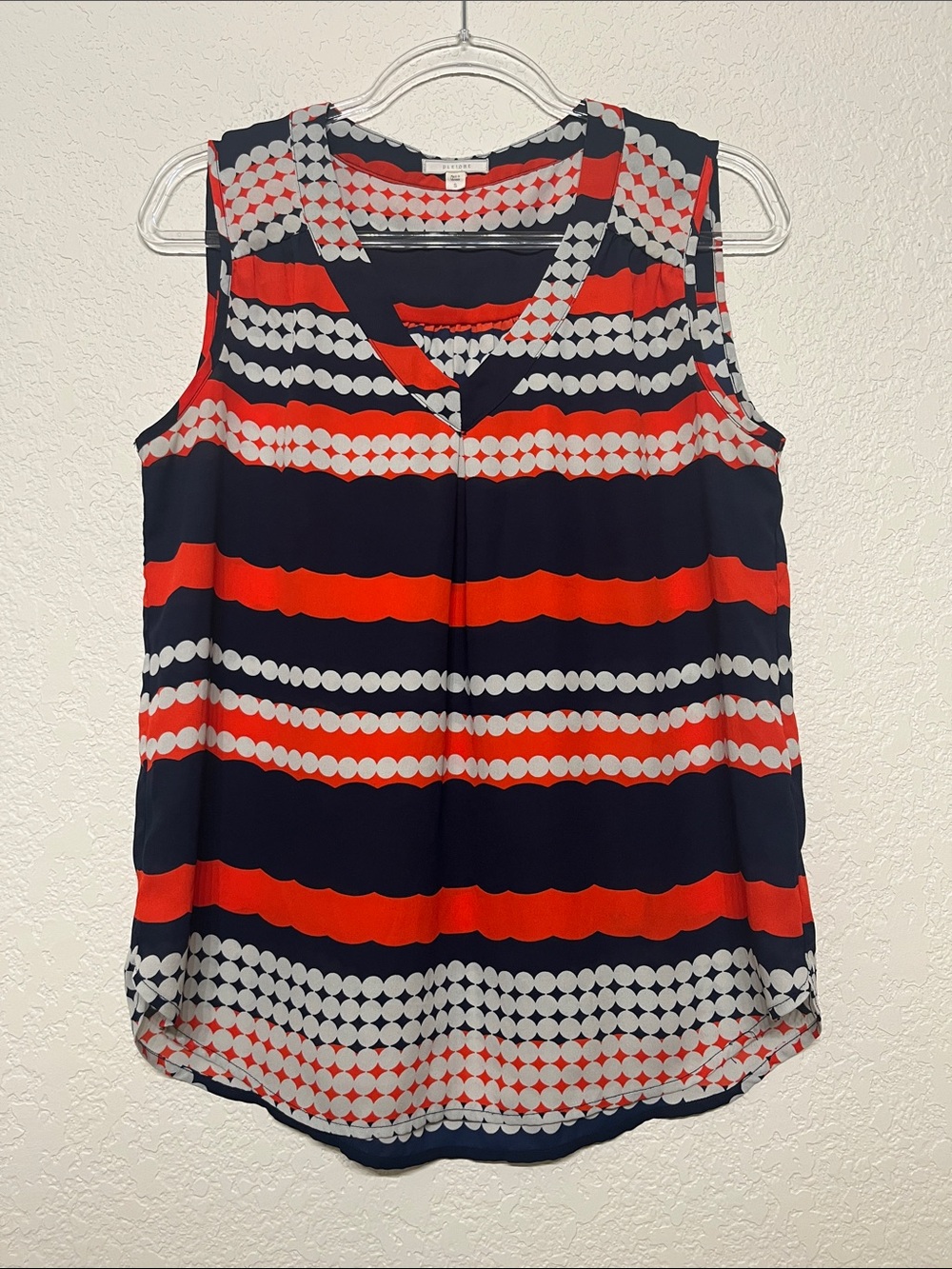Pleione Women’s Small Navy, Red & White Sleeveless V-Neck Patterned Blouse